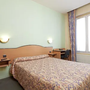 Hotel Ferney Republique, Paryż