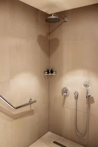 New Hotel Roblin Paris