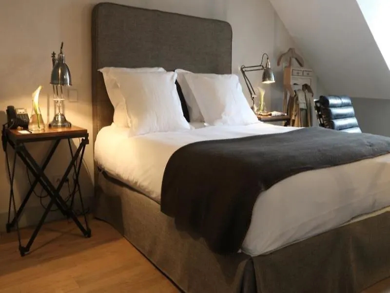 New Hotel Roblin Paris France