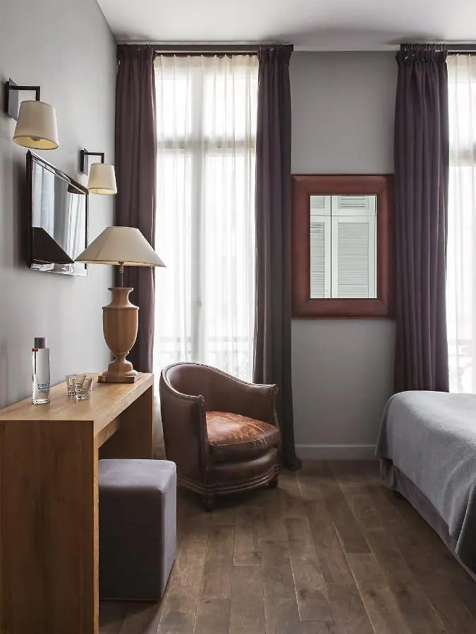 New Hotel Roblin Paris