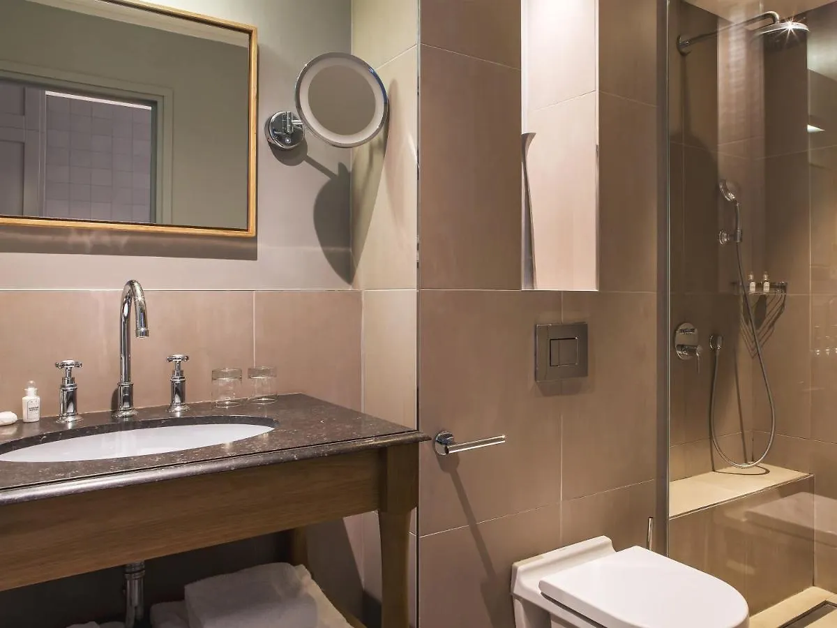 New Hotel Roblin Paris