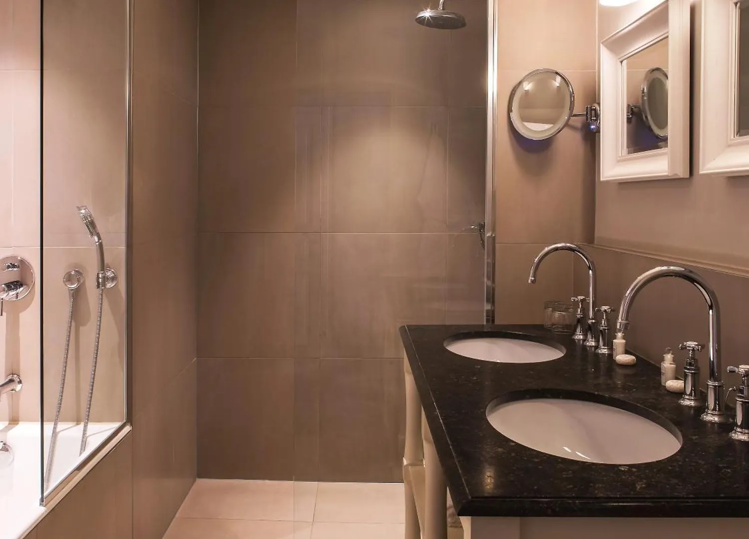 New Hotel Roblin Paris